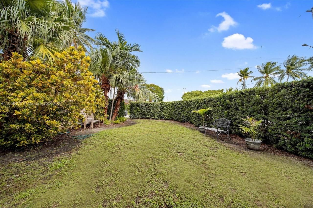 600 93rd St, Surfside, FL 33154 Photo