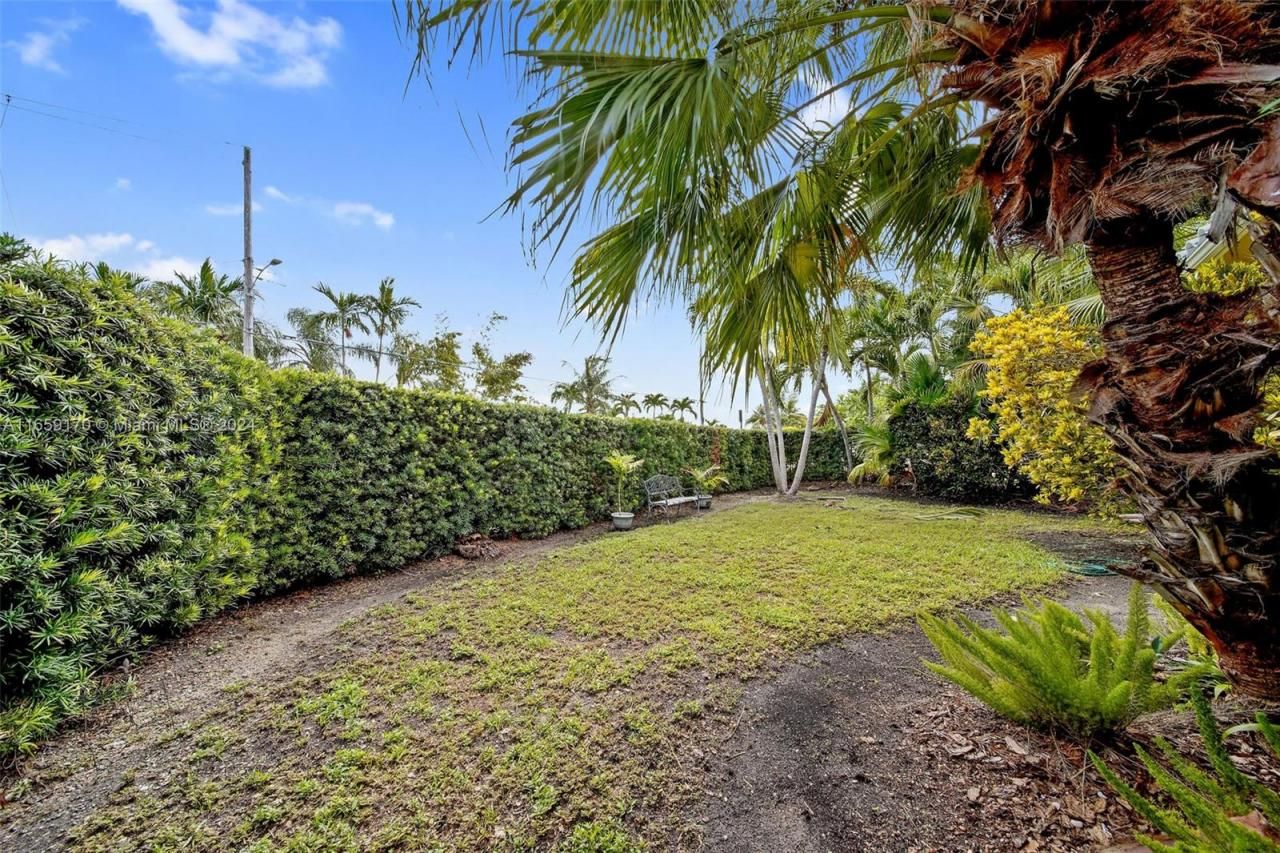 600 93rd St, Surfside, FL 33154 Photo