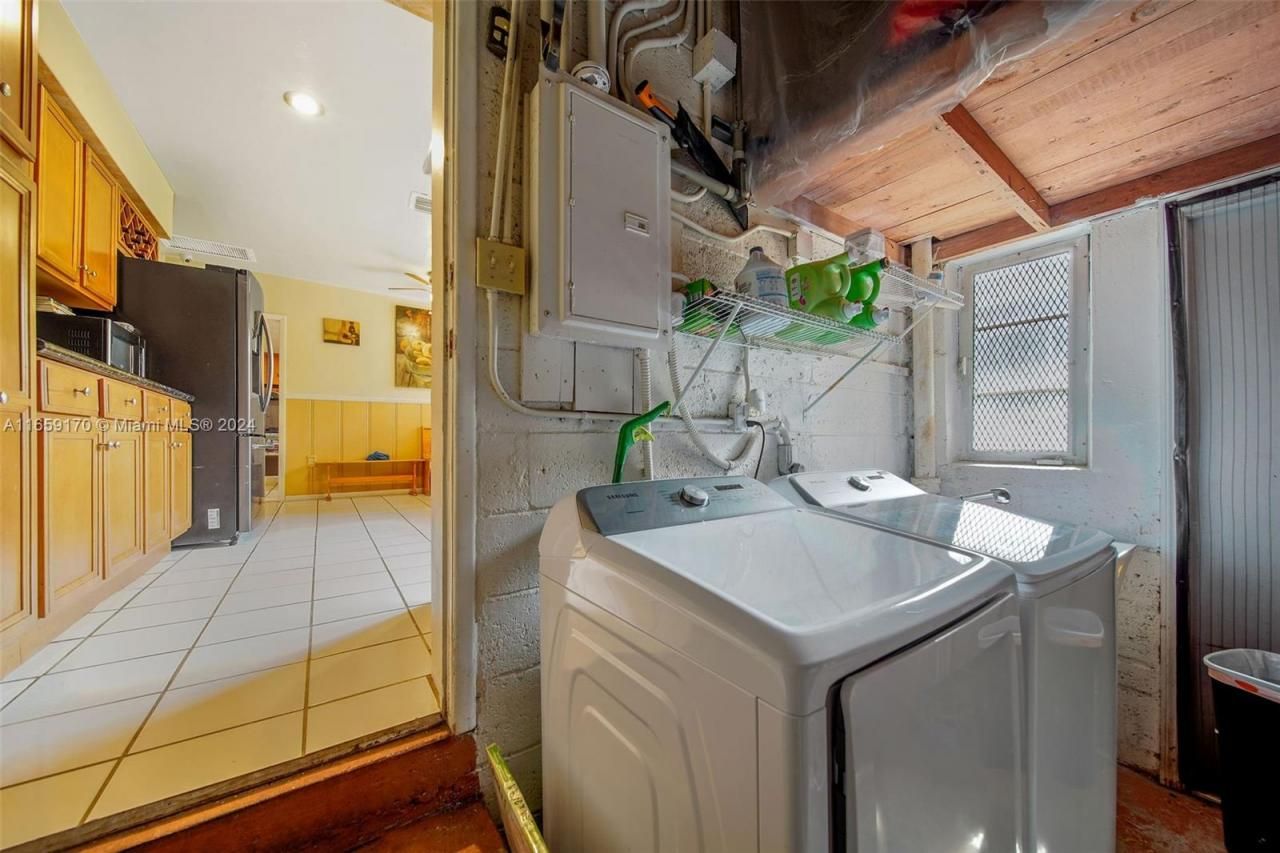 600 93rd St, Surfside, FL 33154 Photo