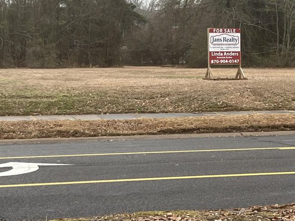 North Jackson Streets, Magnolia, AR 71753