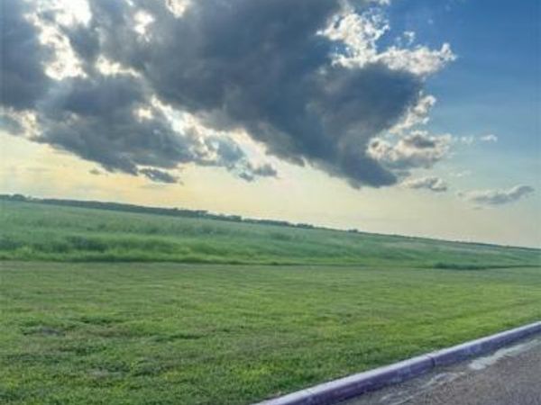 110 Trinity Shores Drive, Port Lavaca, TX 77979