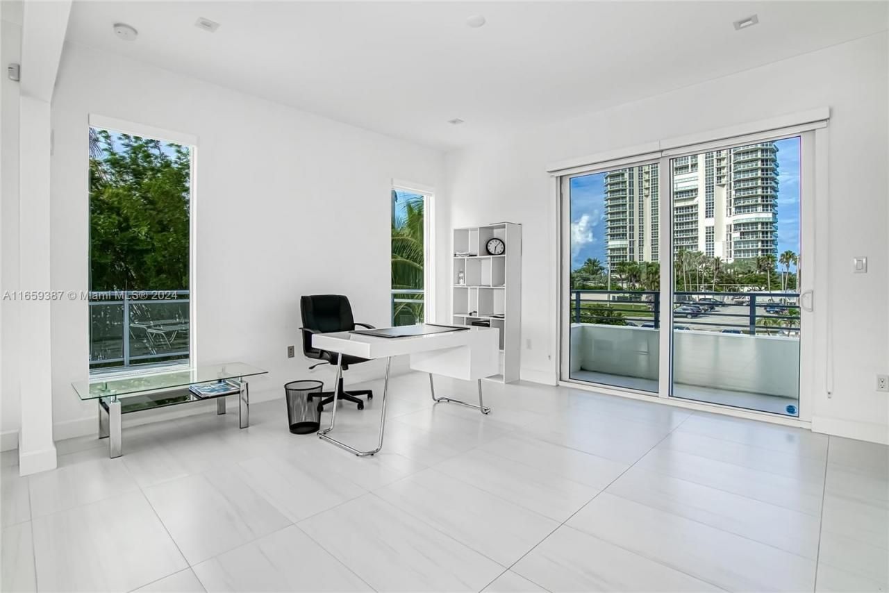 Please Call For Address, Unit 2N, Hollywood, FL 33019 Photo