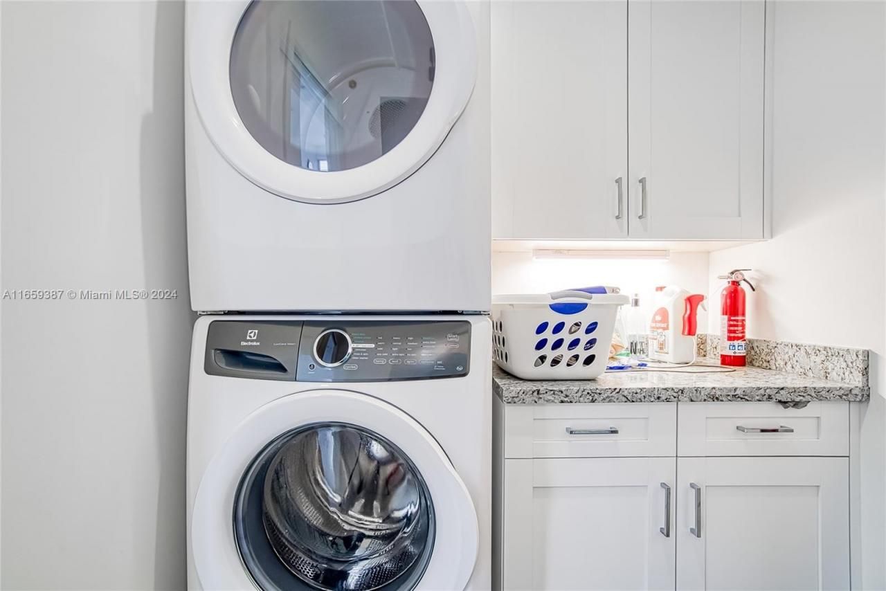 Please Call For Address, Unit 2N, Hollywood, FL 33019 Photo