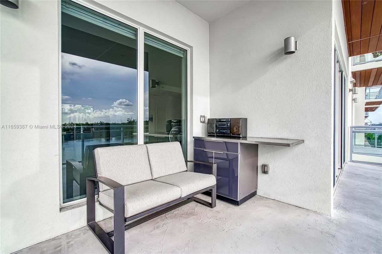 Please Call For Address, Unit 2N, Hollywood, FL 33019 Photo