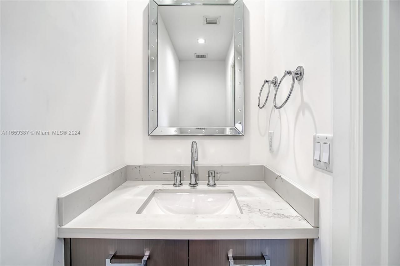 Please Call For Address, Unit 2N, Hollywood, FL 33019 Photo