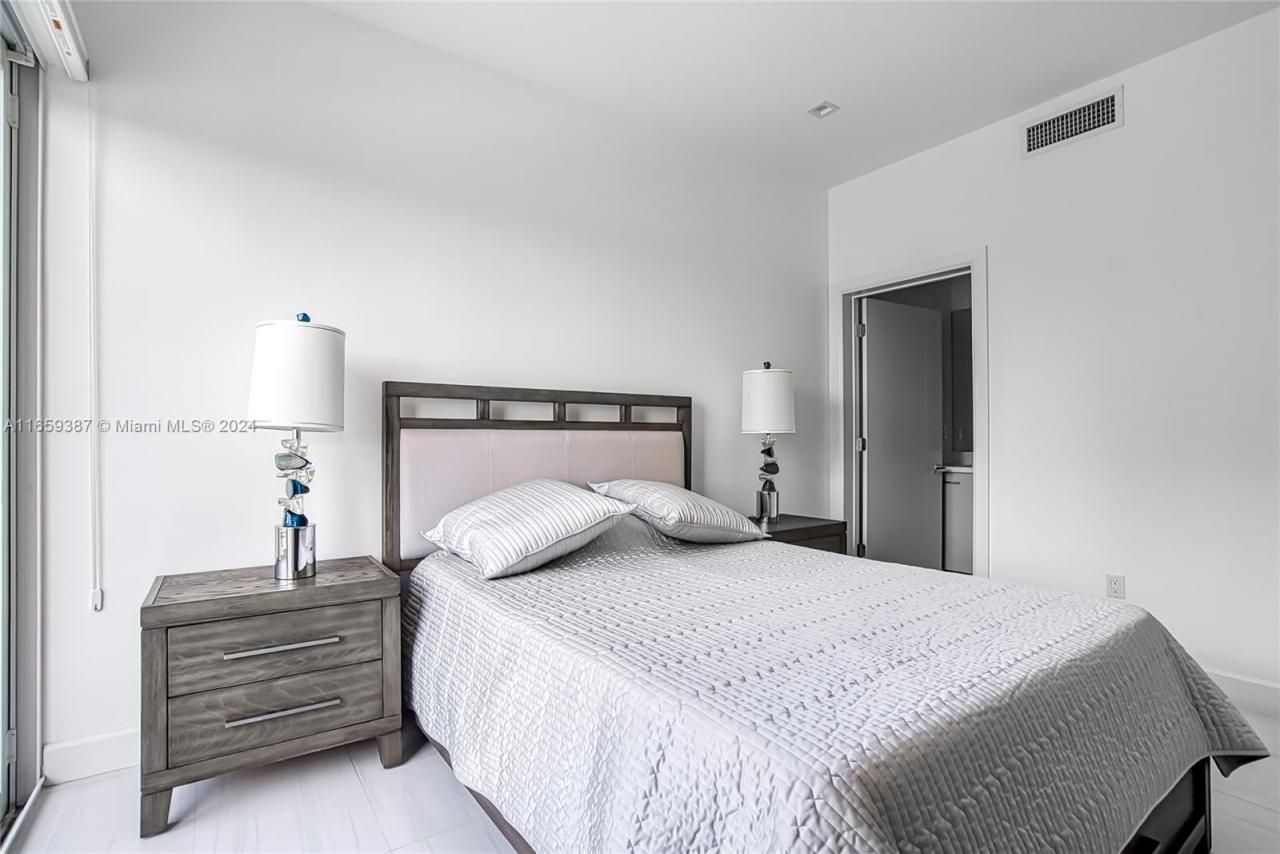 Please Call For Address, Unit 2N, Hollywood, FL 33019 Photo