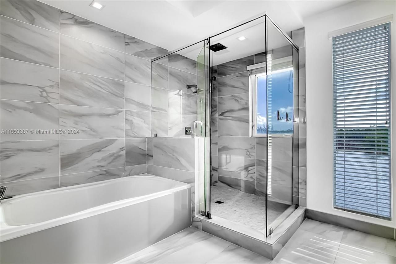 Please Call For Address, Unit 2N, Hollywood, FL 33019 Photo