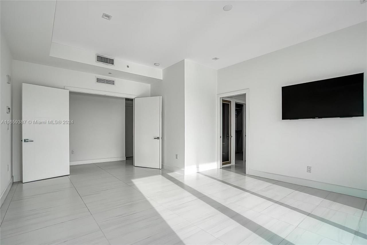 Please Call For Address, Unit 2N, Hollywood, FL 33019 Photo