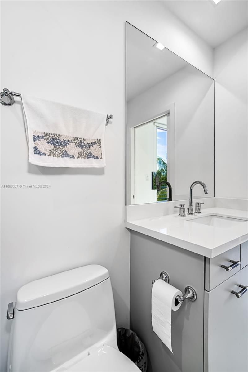 Please Call For Address, Unit 2N, Hollywood, FL 33019 Photo