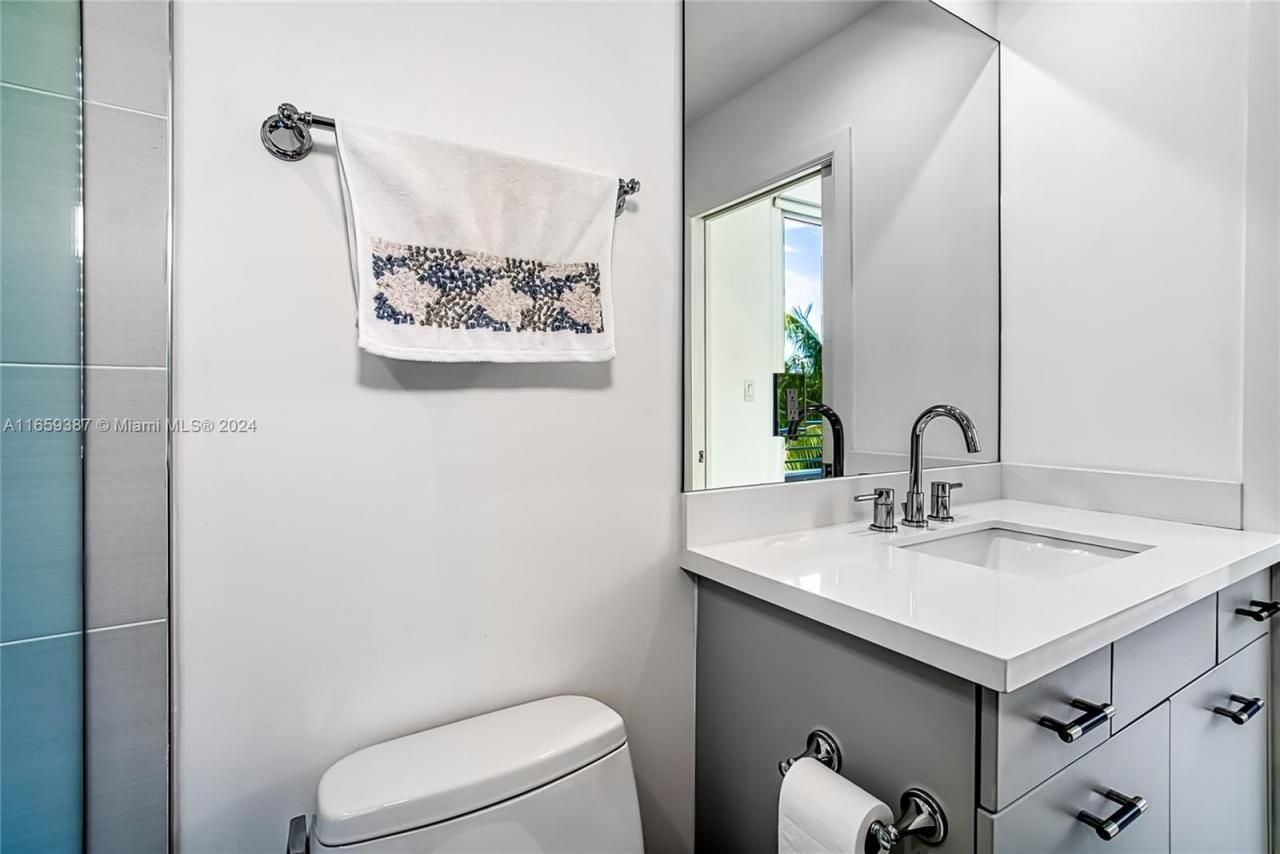 Please Call For Address, Unit 2N, Hollywood, FL 33019 Photo