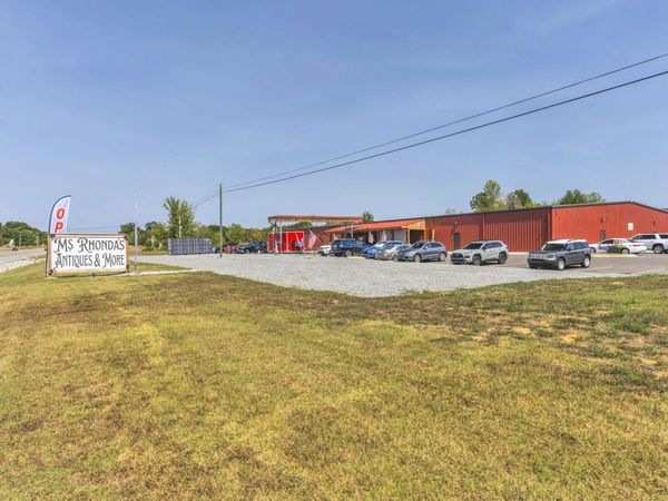 2120 Old Hwy 431 S, Greenbrier, TN 37073