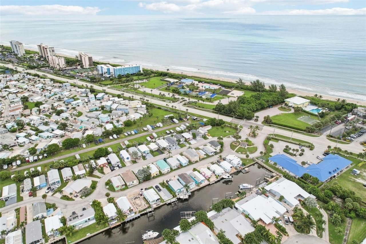 10851 S Ocean Dr #135, Jensen Beach, FL 34957 Photo