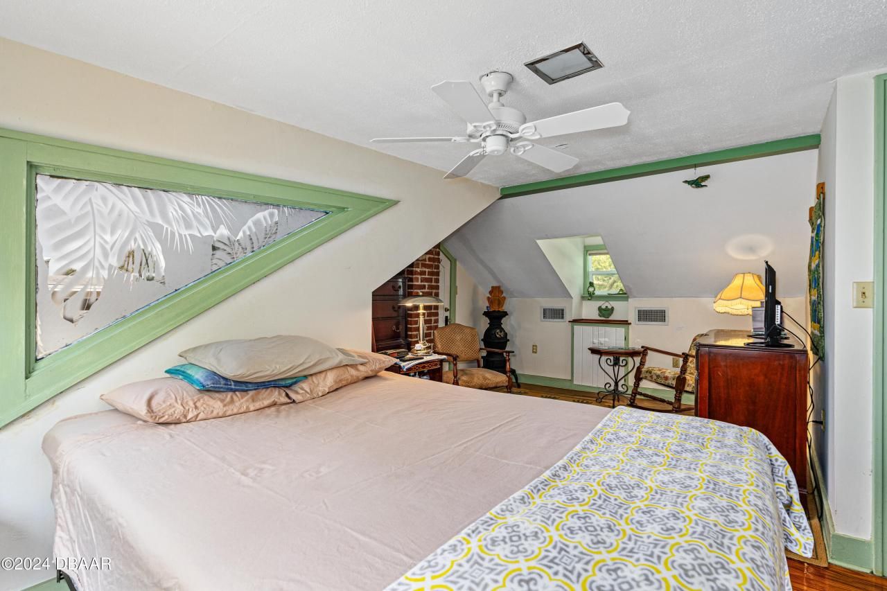 1206 S Riverside Drive, New Smyrna Beach, FL 32168 Photo