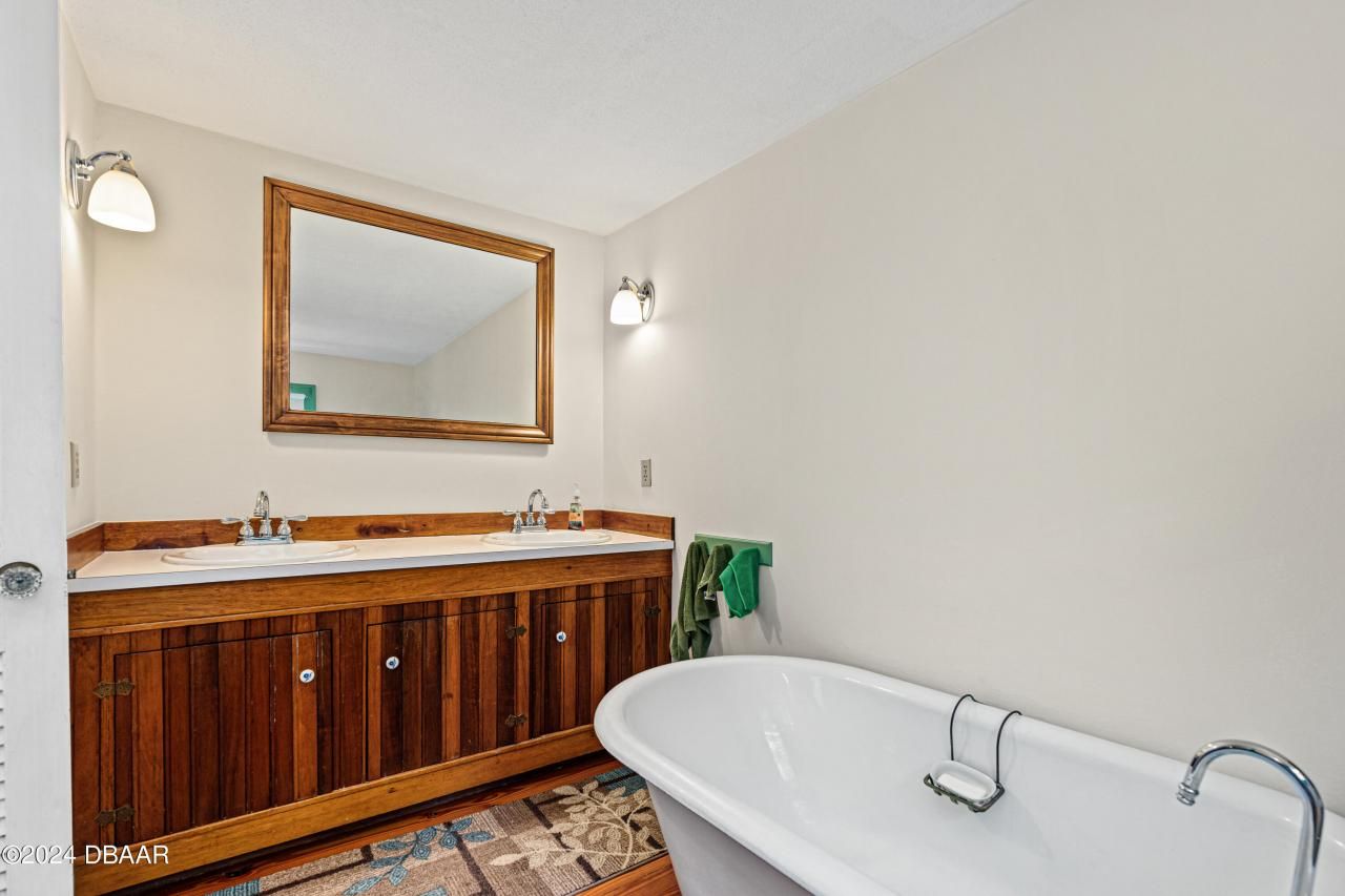 1206 S Riverside Drive, New Smyrna Beach, FL 32168 Photo