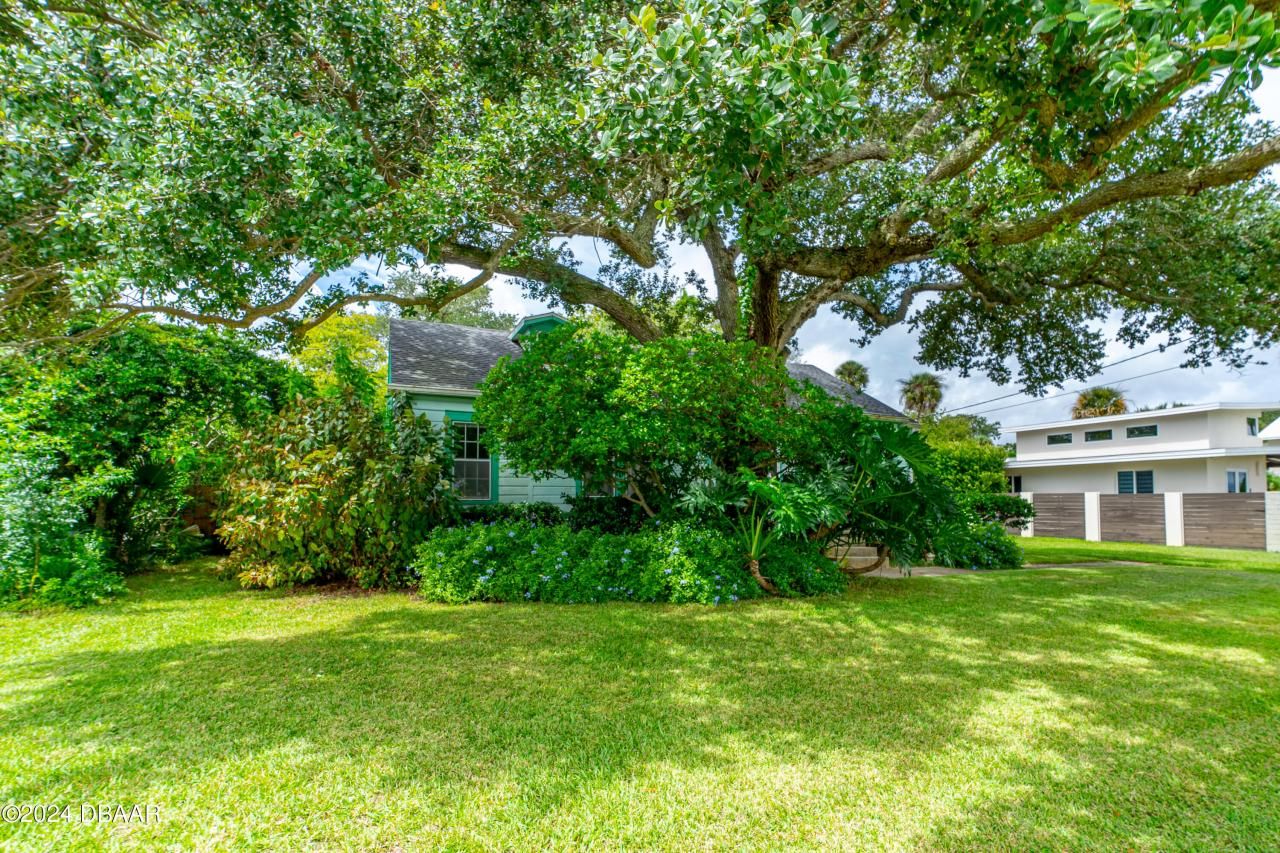 1206 S Riverside Drive, New Smyrna Beach, FL 32168 Photo