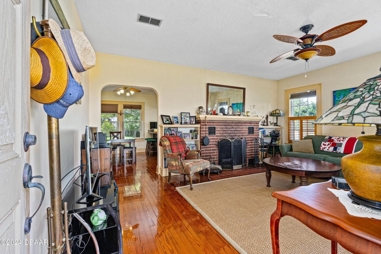 1206 S Riverside Drive, New Smyrna Beach, FL 32168 Photo