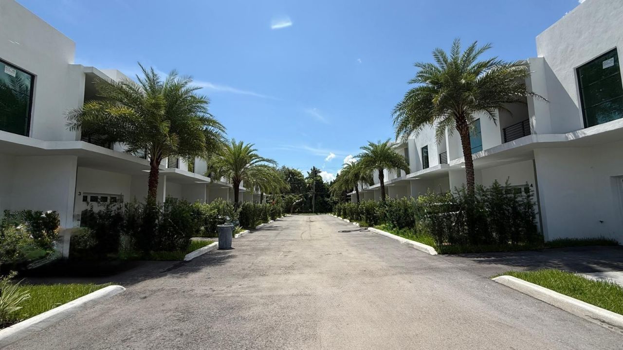 2526 Pierce Street, Unit 4, Hollywood, FL 33020 Photo