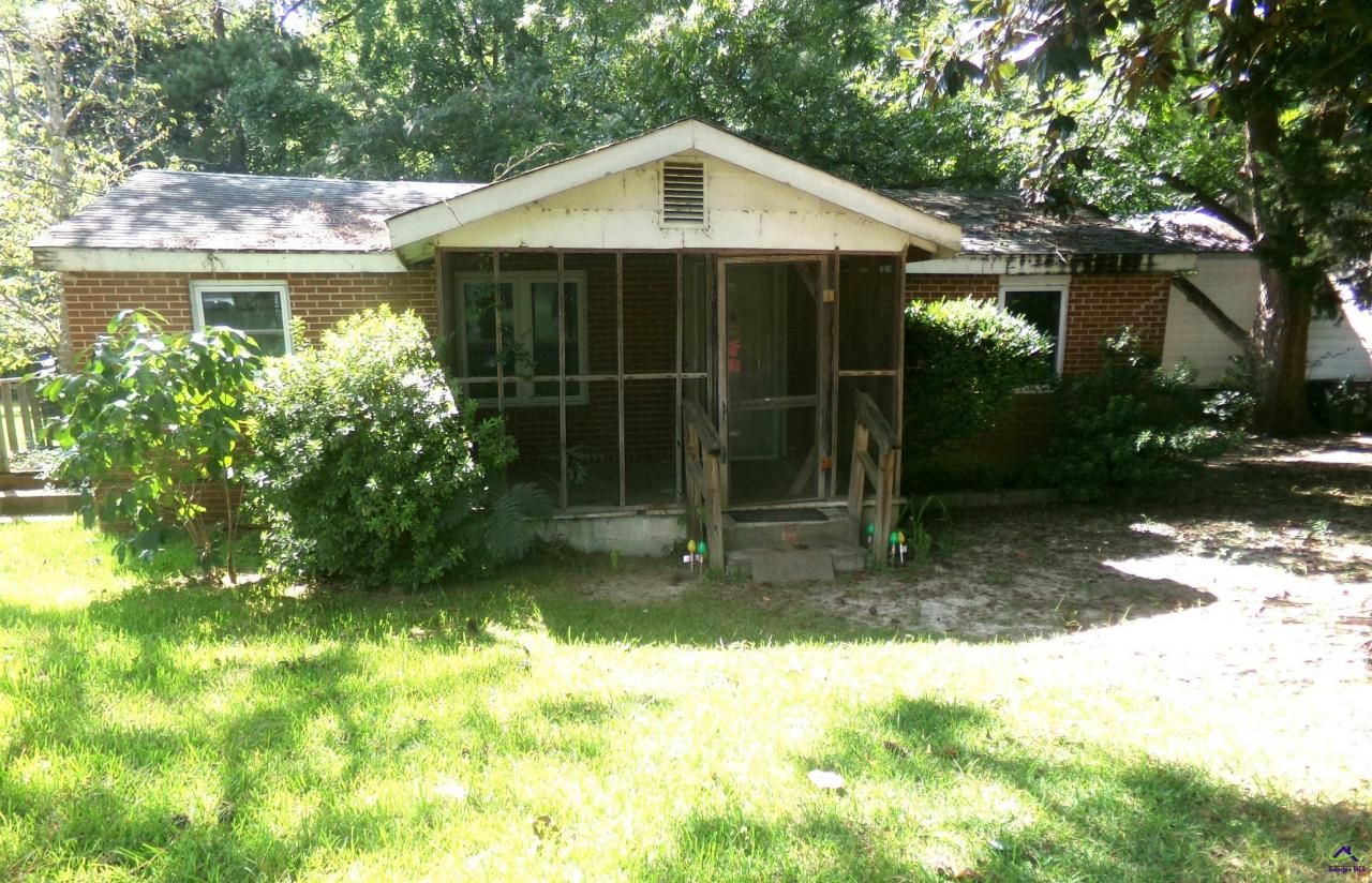 525 Carver Avenue, Tennille, GA 31089 Main Photo