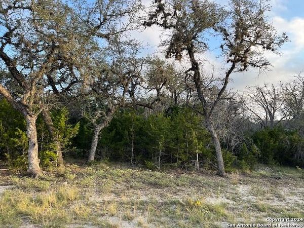 000 Leinweber Dr., Leakey, TX 78873