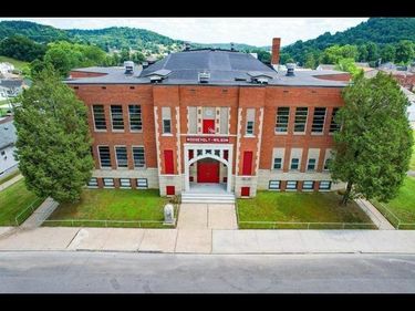 116 Pennsylvania, Nutter Fort, WV 26301