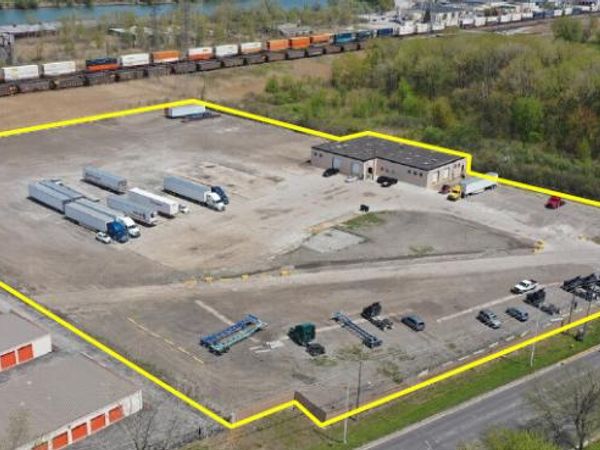 2000 Dolton Road, Unit 2000, Calumet City, IL 60409