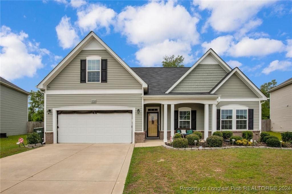 5733 Pondhaven Drive, Fayetteville, NC 28314 Main Photo