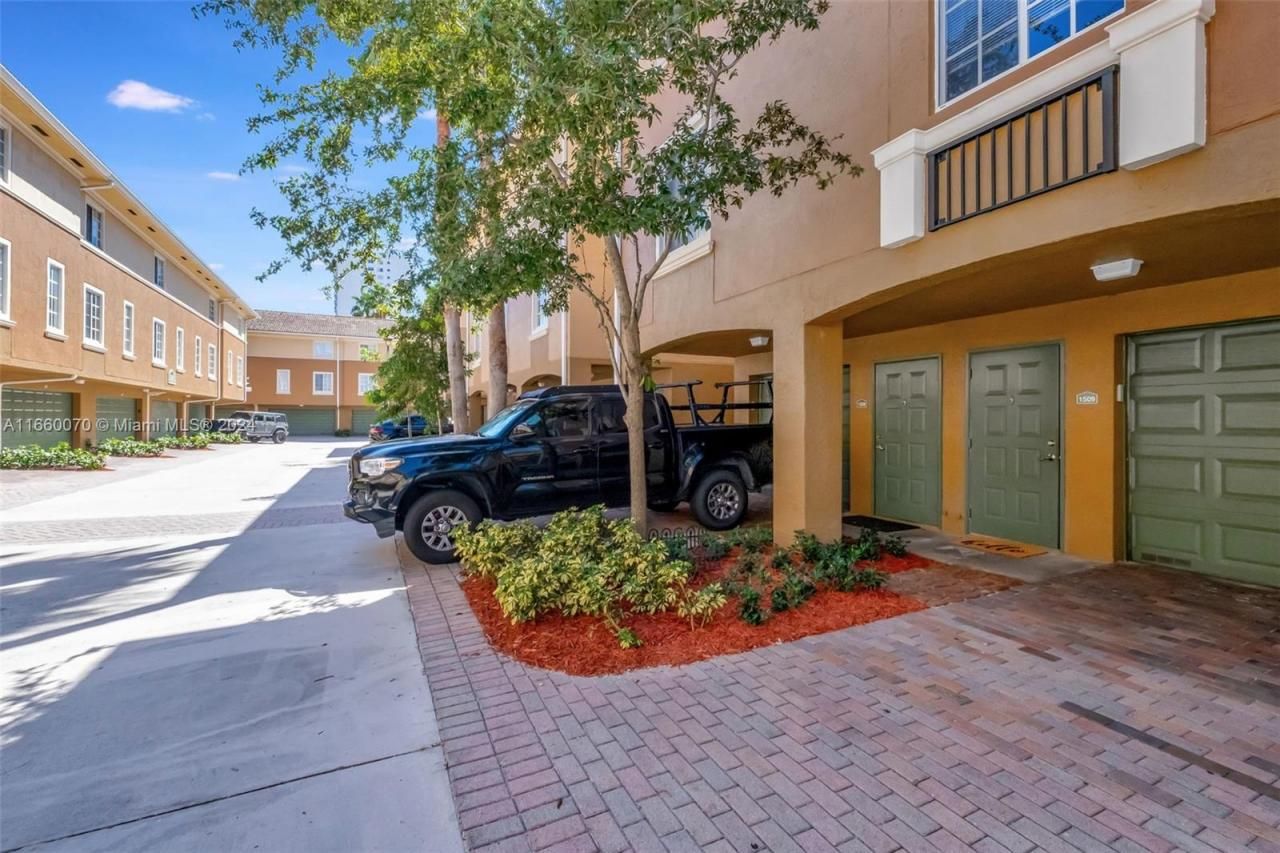 2965 NE 185th St, Unit 1509, Aventura, FL 33180 Photo