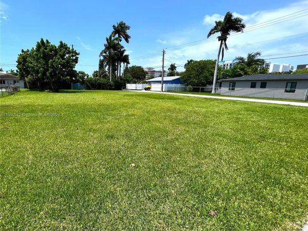 212 NE 1st St, Dania Beach, FL 33004