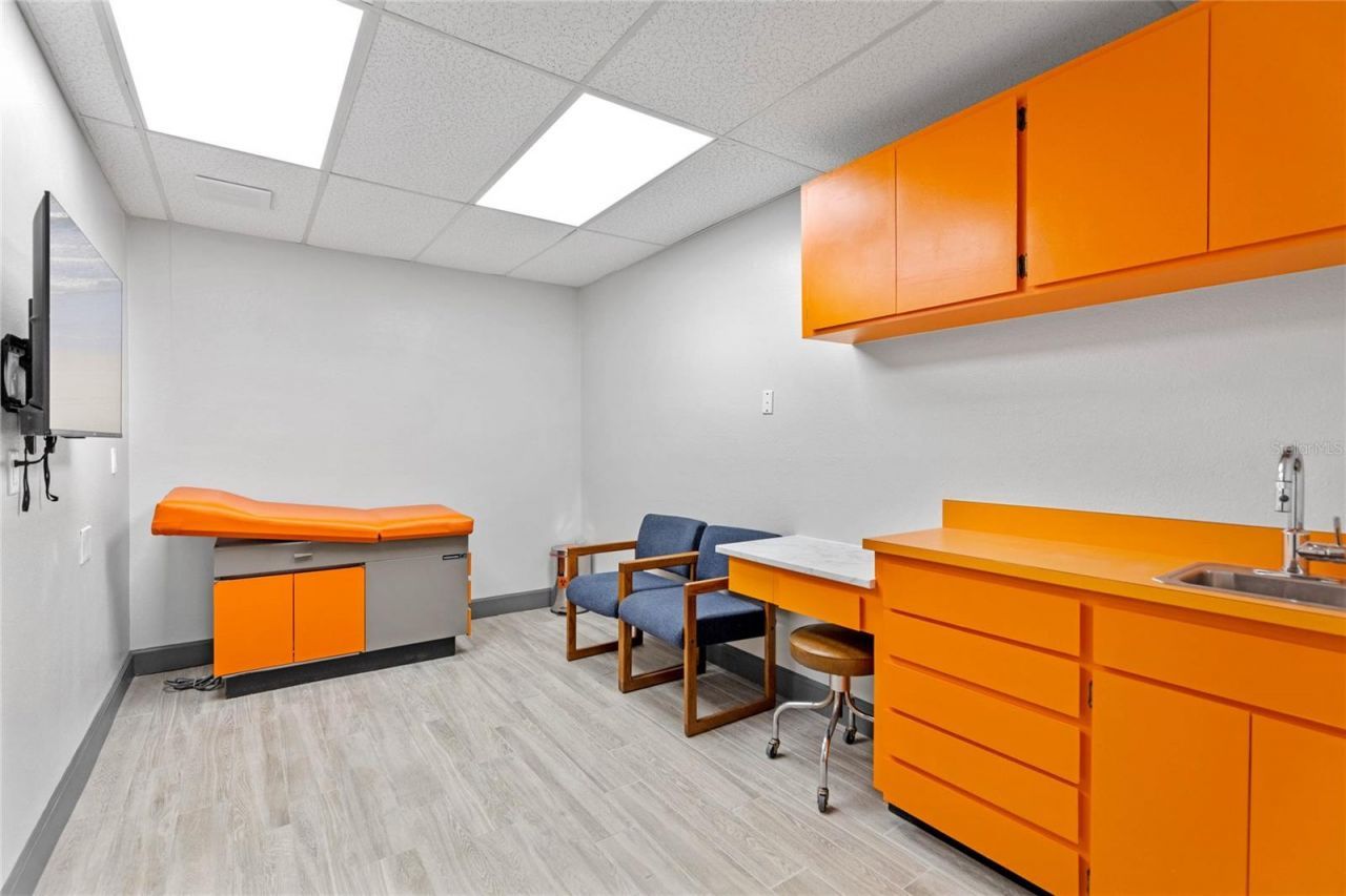 901 N Grove St  / Sr 19, Eustis, FL 32726 Photo