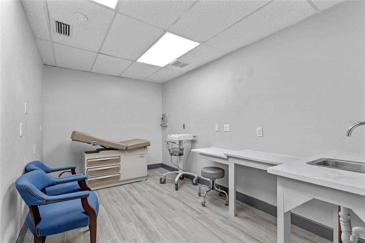 901 N Grove St  / Sr 19, Eustis, FL 32726 Photo