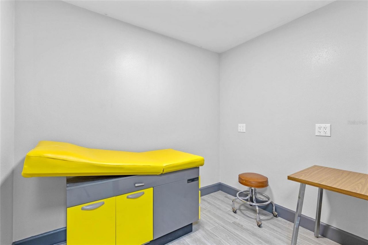 901 N Grove St  / Sr 19, Eustis, FL 32726 Photo