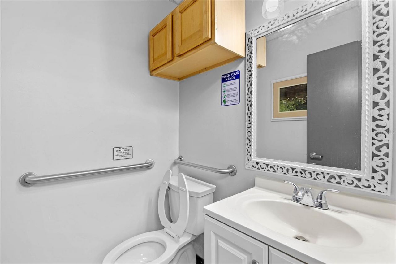 901 N Grove St  / Sr 19, Eustis, FL 32726 Photo