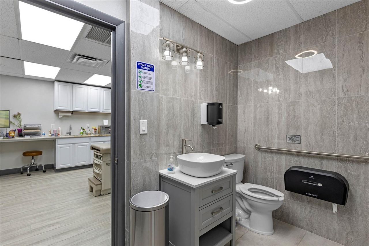 901 N Grove St  / Sr 19, Eustis, FL 32726 Photo