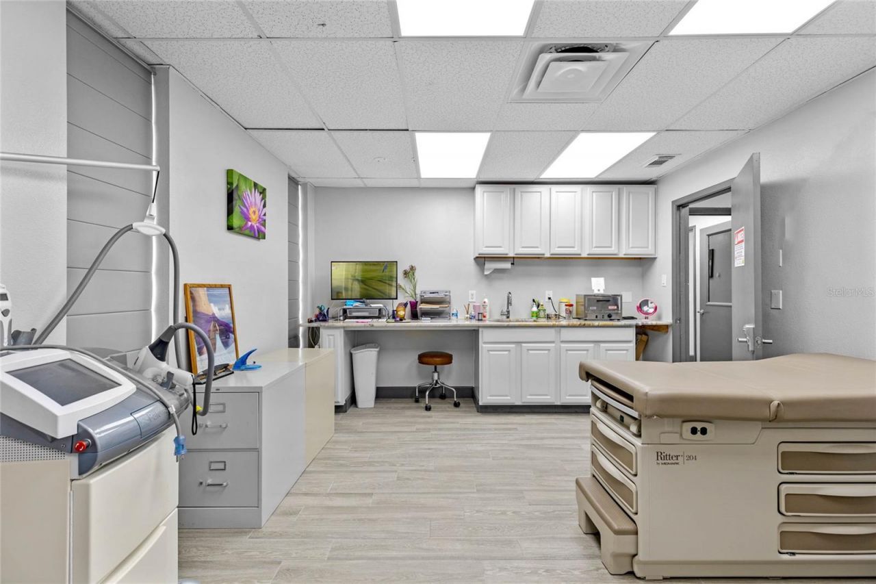 901 N Grove St  / Sr 19, Eustis, FL 32726 Photo