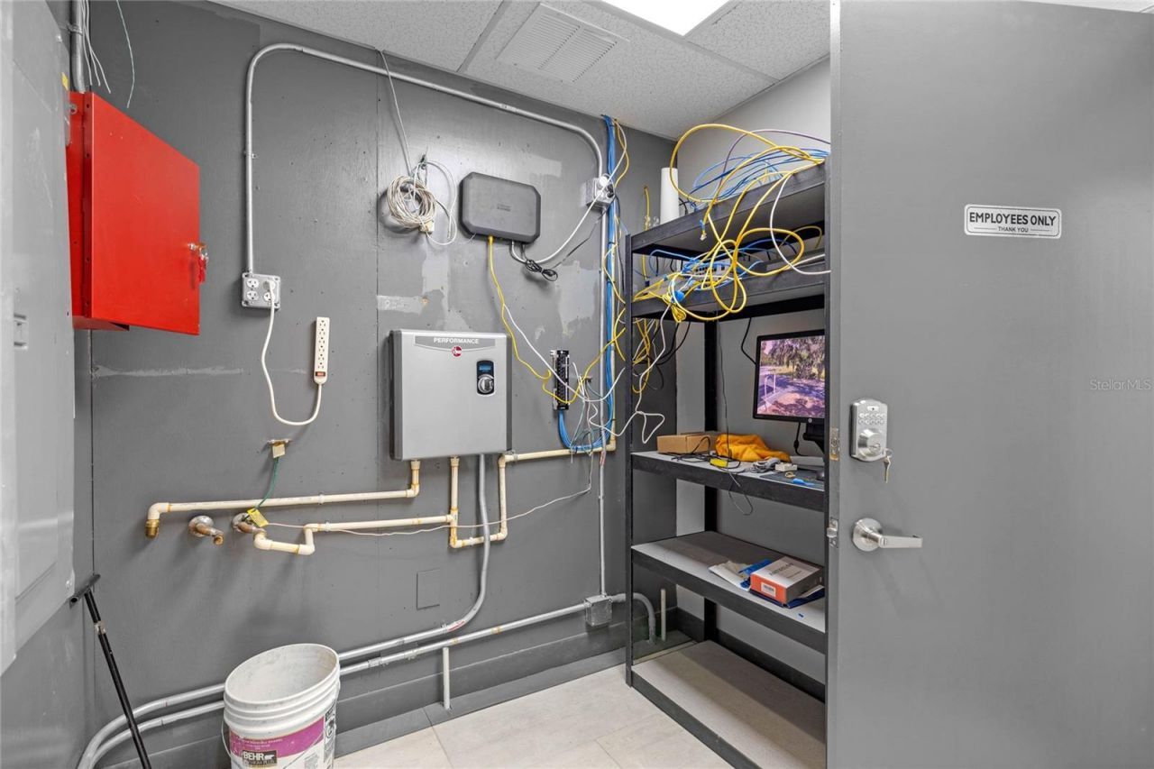 901 N Grove St  / Sr 19, Eustis, FL 32726 Photo