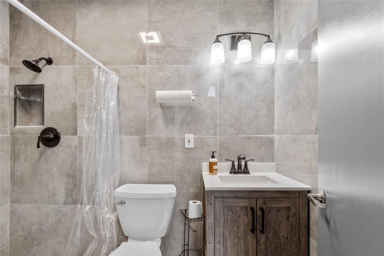 901 N Grove St  / Sr 19, Eustis, FL 32726 Photo