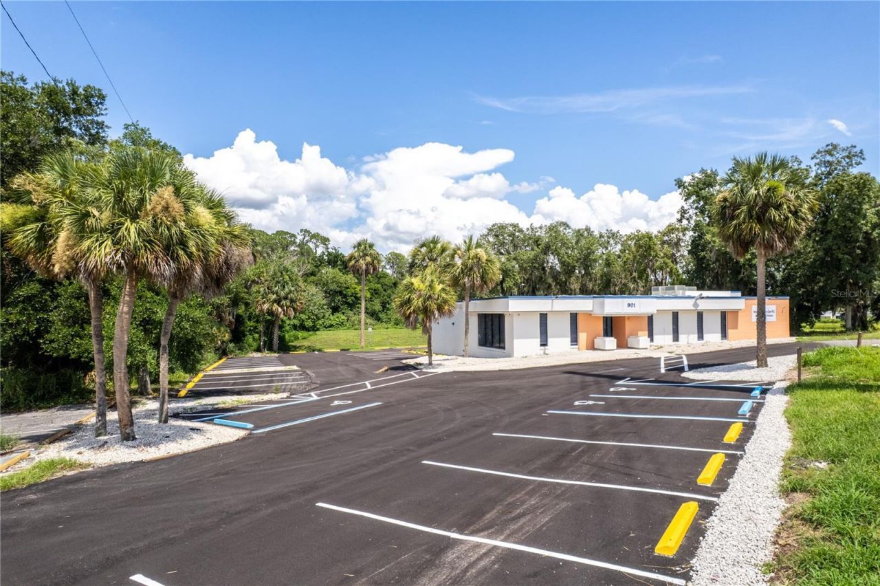 901 N Grove St  / Sr 19, Eustis, FL 32726 Photo