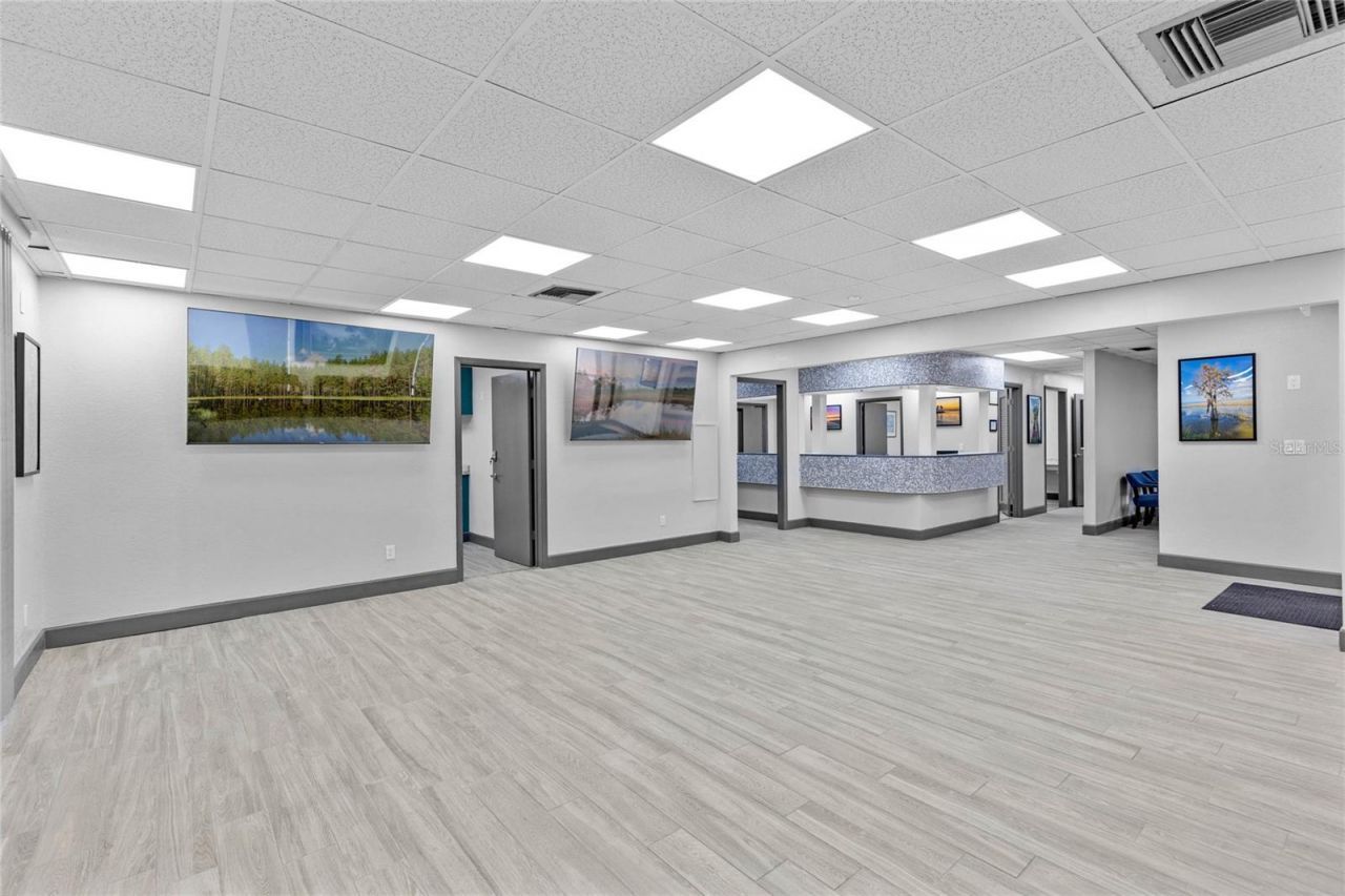 901 N Grove St  / Sr 19, Eustis, FL 32726 Photo