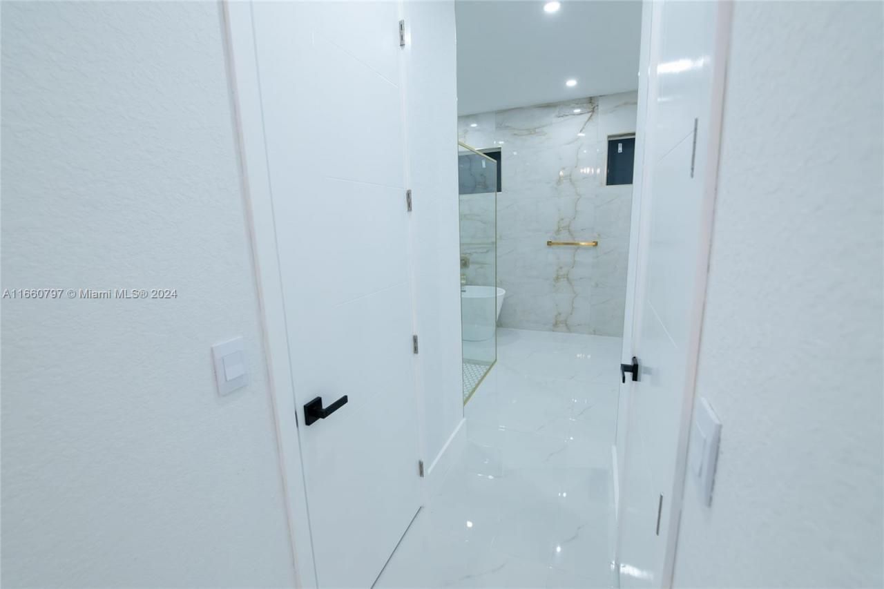 1528 SW 15th Ave, Cape Coral, FL 33991 Photo