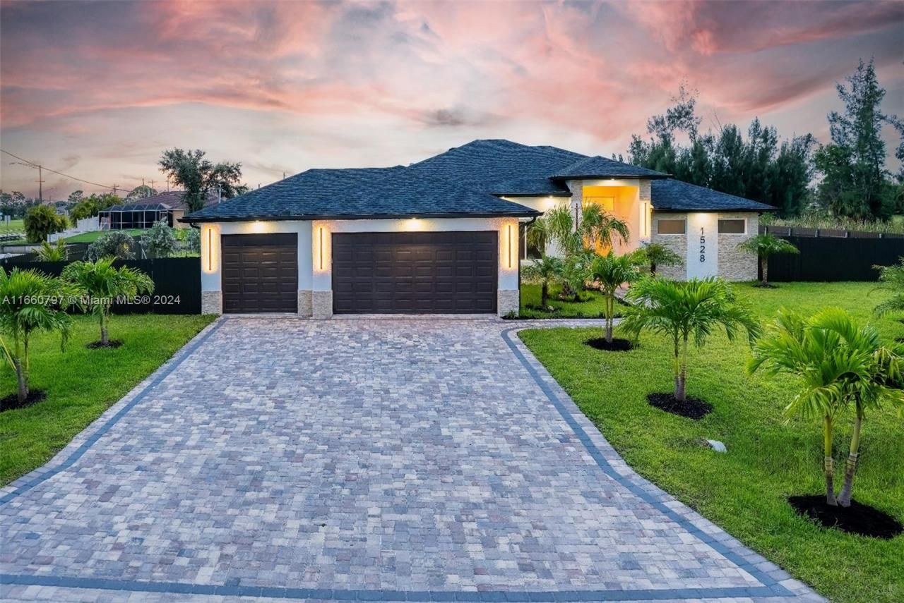 1528 SW 15th Ave, Cape Coral, FL 33991 Photo