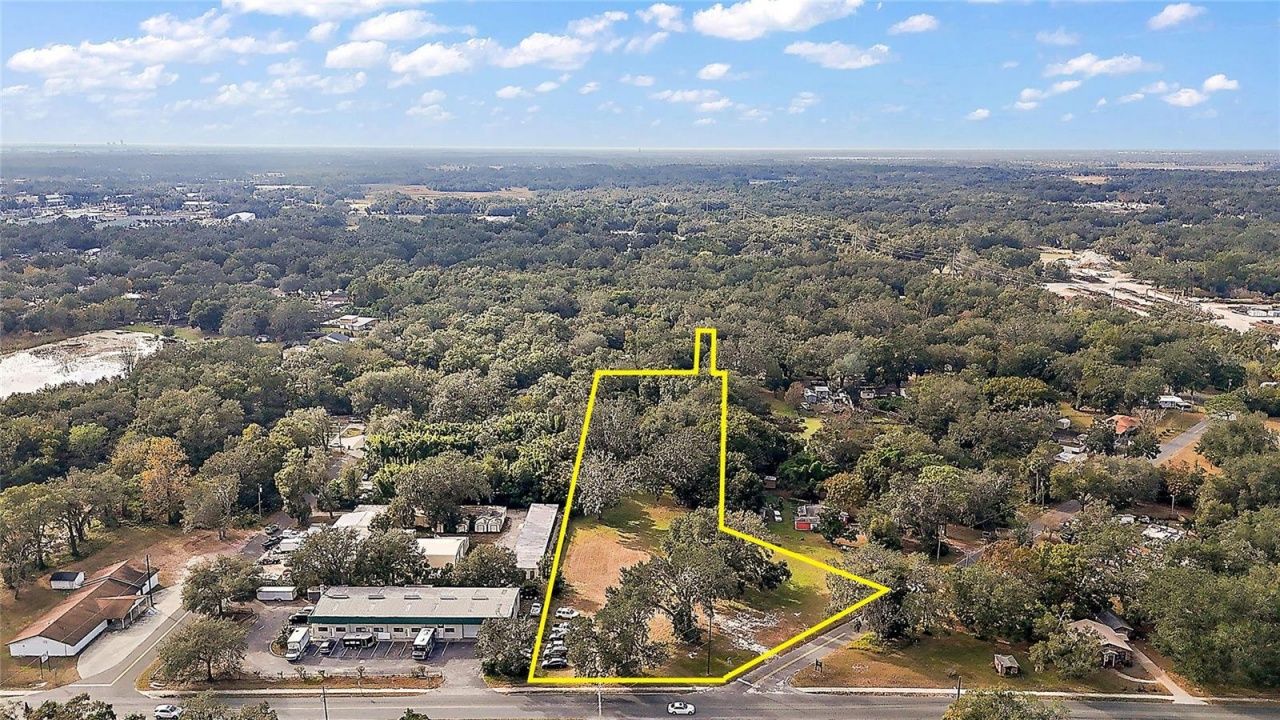 2409 Montclair Road, Leesburg, FL 34748