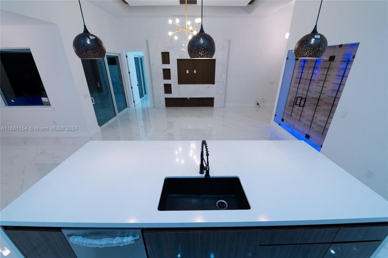 334 SW 21st Terr, Cape Coral, FL 33991 Photo