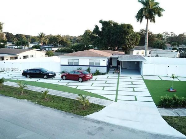 3240 SW 17th Street, Fort Lauderdale, FL 33312