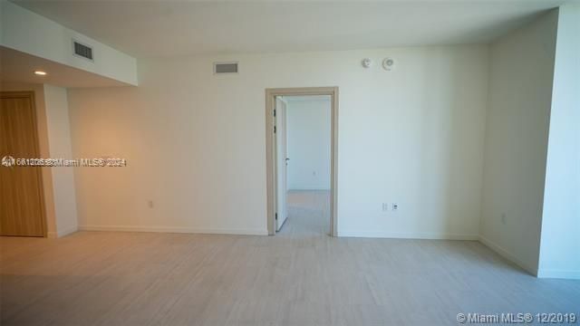 1000 Brickell Plz, Unit 4905, Miami, FL 33131 Photo