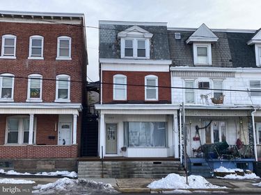 1903 W MARKET STREET, POTTSVILLE, PA 17901