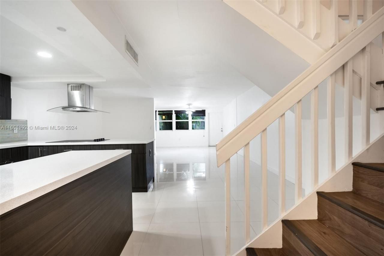 20350 W Country Club Dr, Unit 123, Aventura, FL 33180 Photo