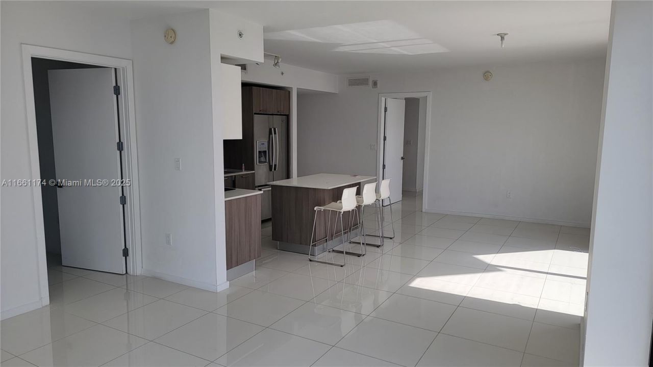 5252 NW 85th Ave, Unit 1601, Doral, FL 33166 Photo