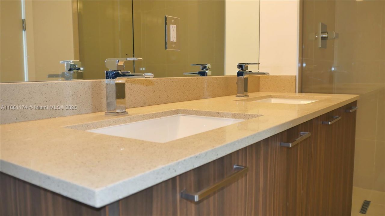 5252 NW 85th Ave, Unit 1601, Doral, FL 33166 Photo