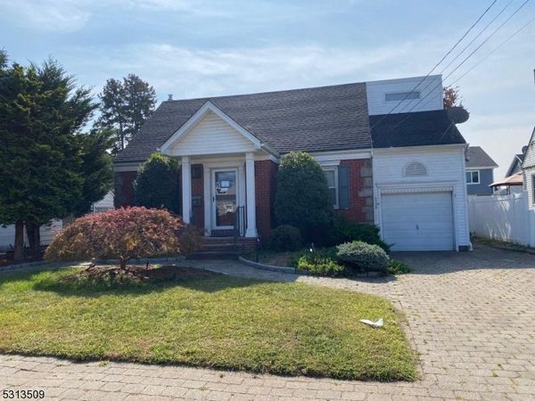 126 Skillman Ter, Saddle Brook, NJ 07663