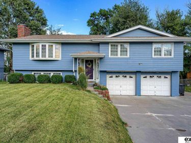 6417 N 68th Street, Omaha, NE 68104